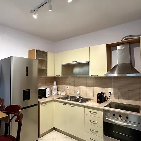 Olis Place * تيرانا